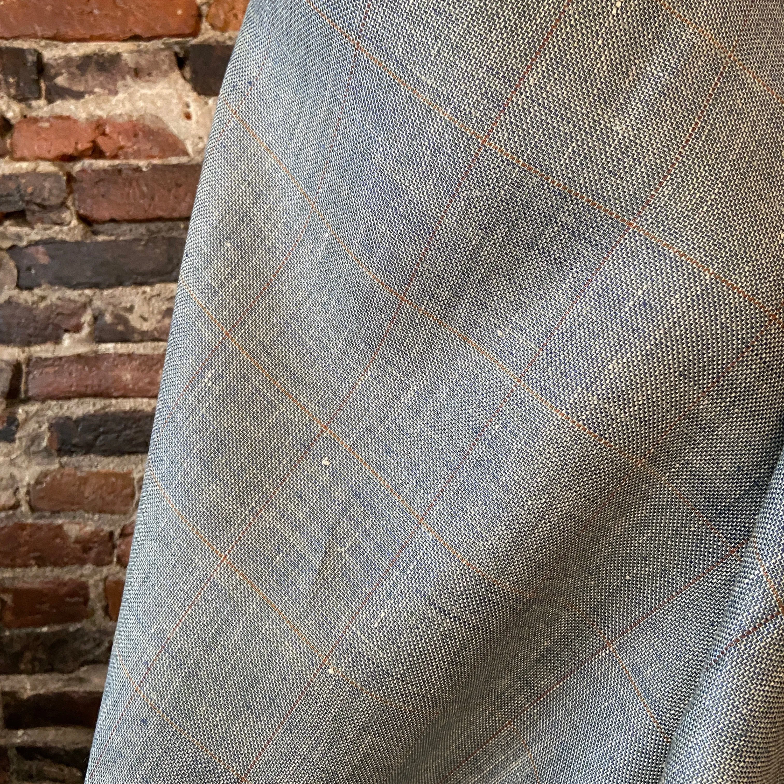 100% Yarn Dyed Linen in Farmhouse Kitchen