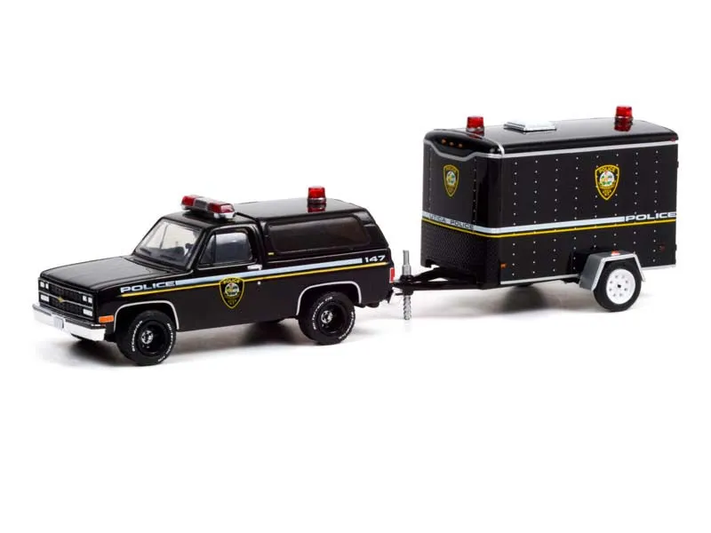 CHASE 1990 Chevrolet K5 Blazer w/ Small Cargo Trailer - Utica Police Department New York (Hitch & Tow) Series 22 Diecast 1:64 Model - Greenlight 32220D