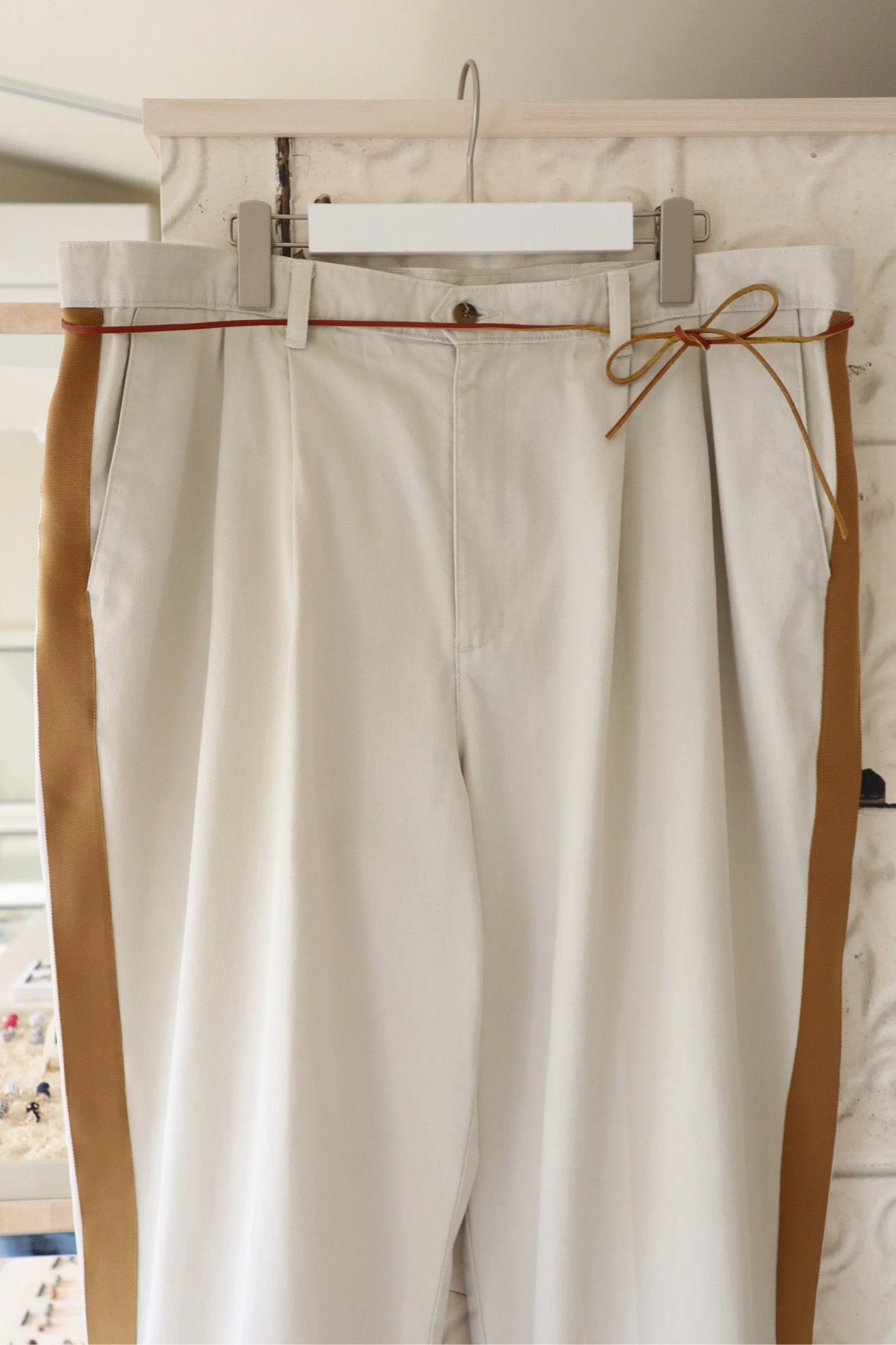 Line Chino Pants Camel-1